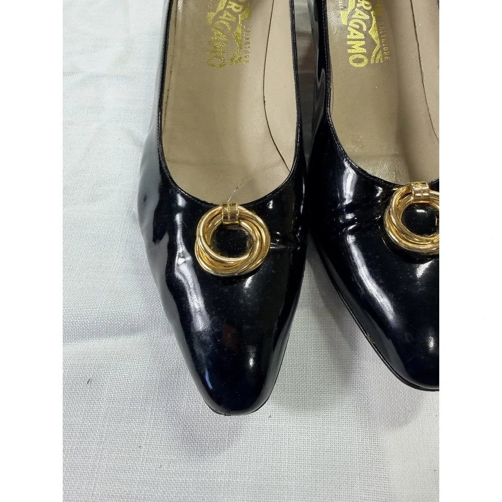 Salvatore Ferragamo tem salvatore